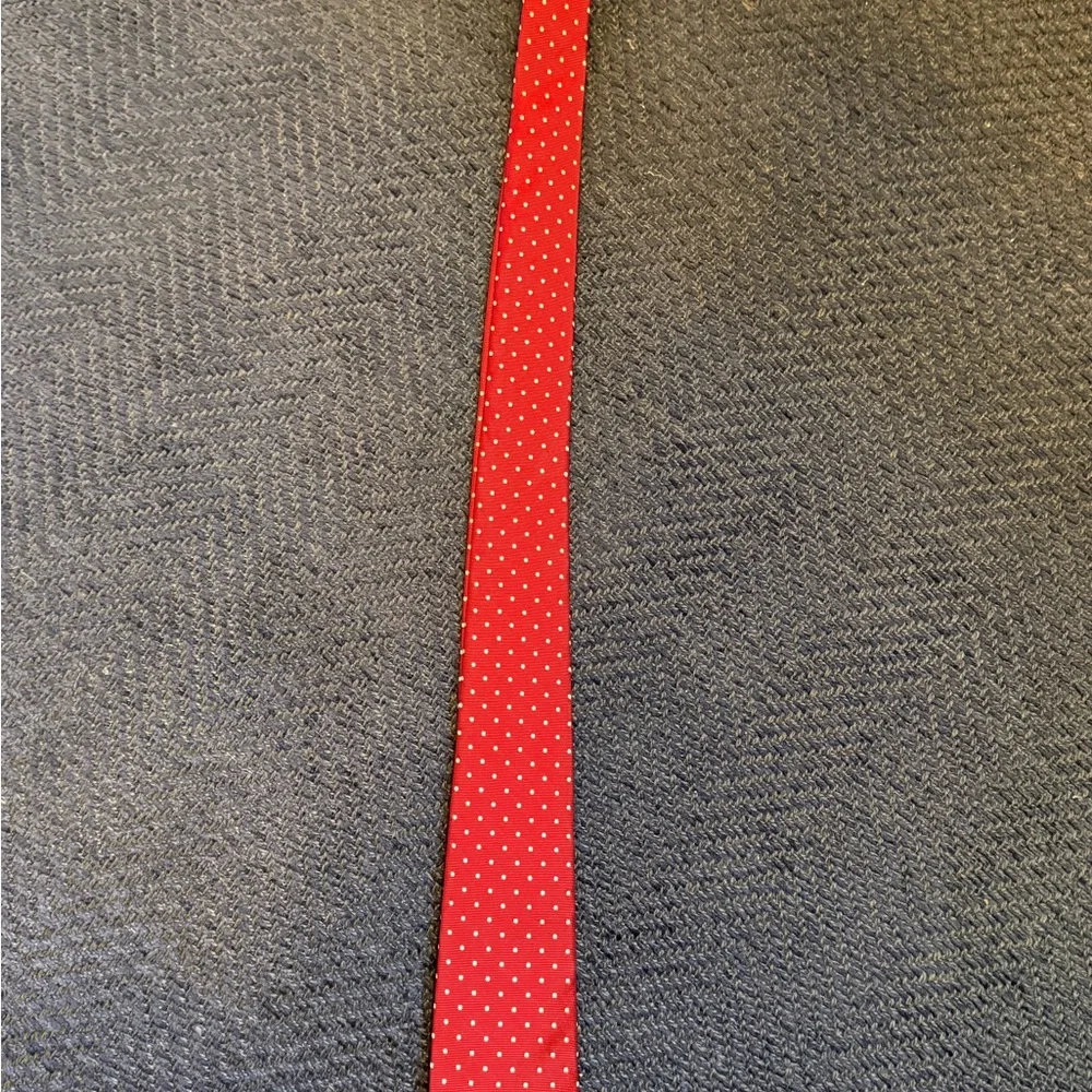 BOYS Brooks Brothers Red Polka Dot Tie - Picture 3 of 3